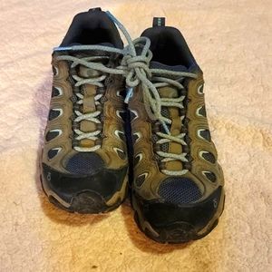 Oboz hiking shoes for women. Size 8. Very Good condition